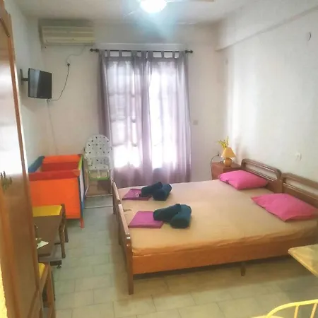 Agni -enoikiazomena Diamerizmata Lägenhetshotell Kallithea (Chalkidiki)