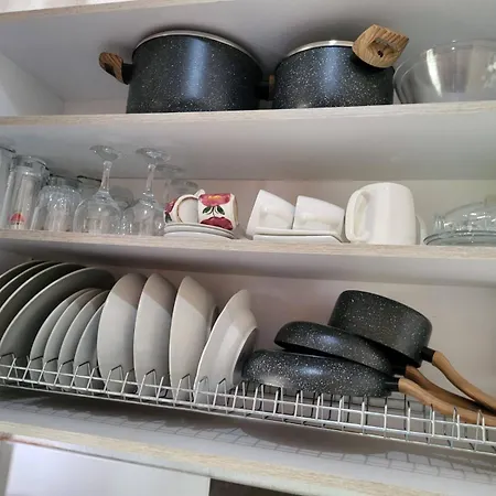 Agni -enoikiazomena Diamerizmata Kallithea (Chalkidiki)