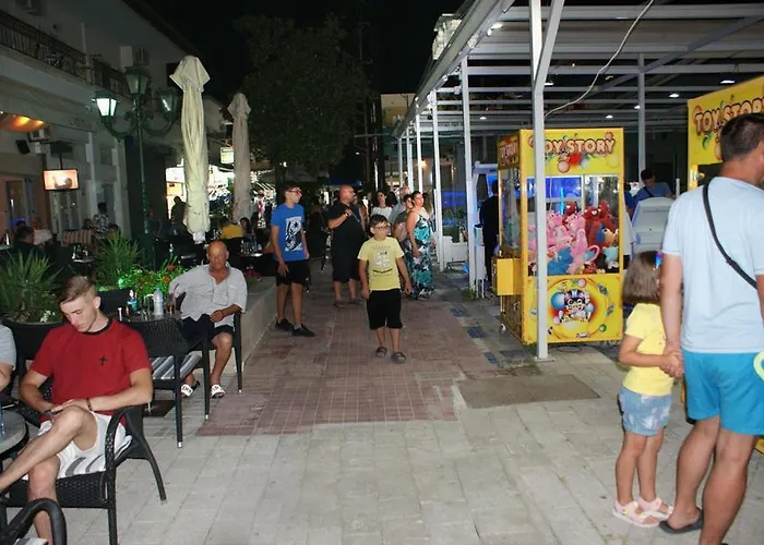 Agni -enoikiazomena Diamerizmata Апарт-отель Kallithea (Chalkidiki)