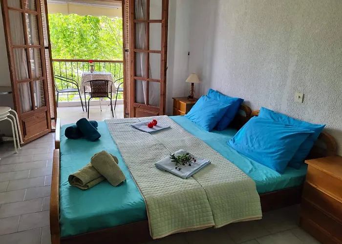 Agni -enoikiazomena Diamerizmata Апарт-отель Kallithea (Chalkidiki)