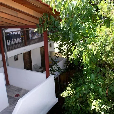 Hotel apartamentowy Agni -enoikiazomena Diamerizmata Kallithea (Chalkidiki)