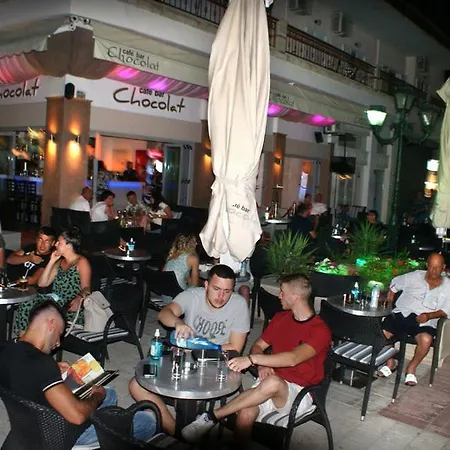 Hotel apartamentowy Agni -enoikiazomena Diamerizmata Kallithea (Chalkidiki)