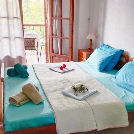 Hotel apartamentowy Agni -enoikiazomena Diamerizmata Kallithea (Chalkidiki)
