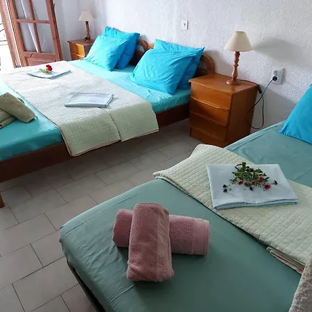 Hotel apartamentowy Agni -enoikiazomena Diamerizmata