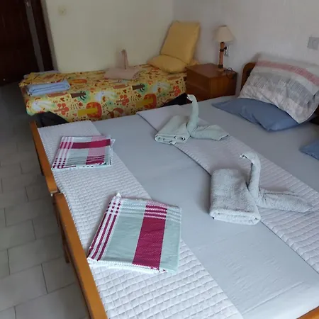 Agni -enoikiazomena Diamerizmata Hotel apartamentowy 3*