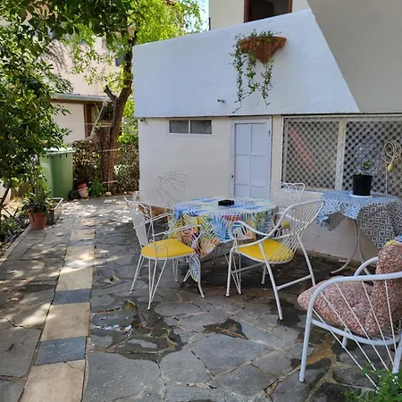 Agni -enoikiazomena Diamerizmata Kallithea (Chalkidiki)
